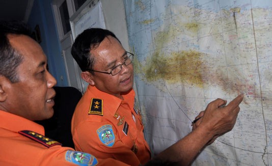 Indonésie: les recherches de l’avion disparu interrompues vu le mauvais temps