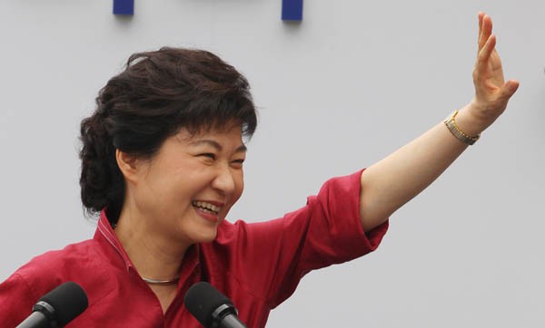 Sondage : 50% des participants soutiennent la présidente Park Geun-hye