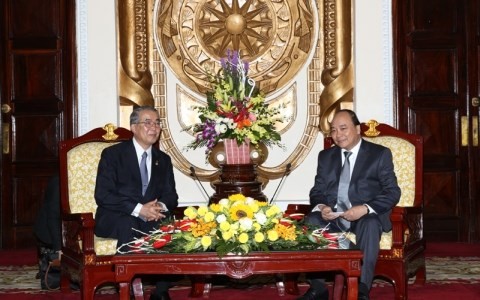 Le gouverneur de Nagasaki en visite au Vietnam 