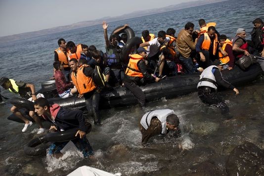Réfugiés : l’UE rétablit des contrôles aux frontières