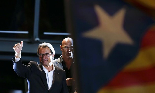 Catalogne: les partis indépendantistes remportent la victoire