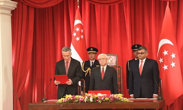 Le nouveau gouvernement singapourien prête serment