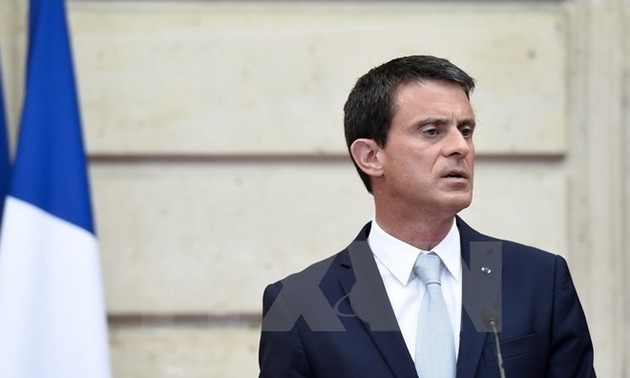 Mer Orientale : Manuel Valls plaide pour un respect du droit international