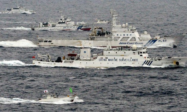 Deux  bateaux chinois dans les eaux territoriales des Senkaku