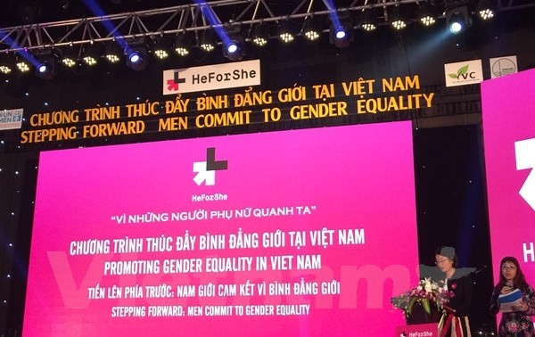 Le Vietnam continue de promouvoir l’égalité des sexes
