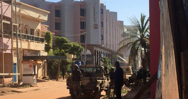 Bamako: 27 morts dans la prise d’otages revendiquée par un proche d’Al Qaïda