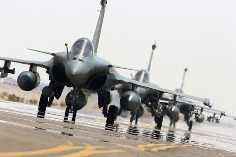 Le Parlement approuve la prolongation des frappes françaises en Syrie