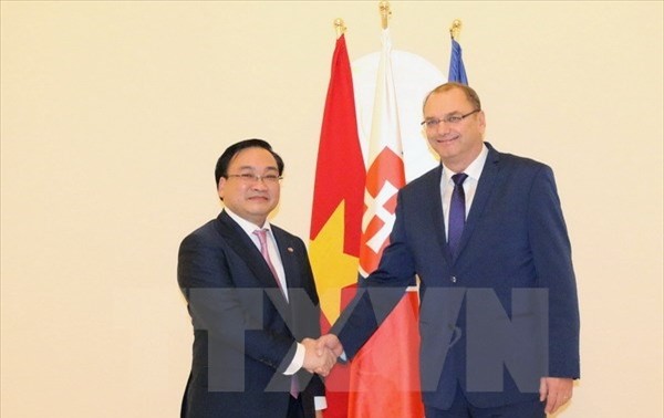Intensifier la coopération Vietnam-Slovaquie