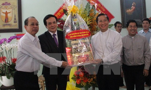 Voeux de Noël adressés aux catholiques à Binh Duong