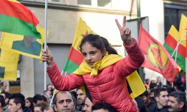 Une manifestation réunit environ 15.000 pro-Kurdes à Düsseldorf