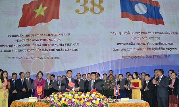 Le Vietnam aide le Laos à construire la centrale hydroélectrique Nam Mo 2