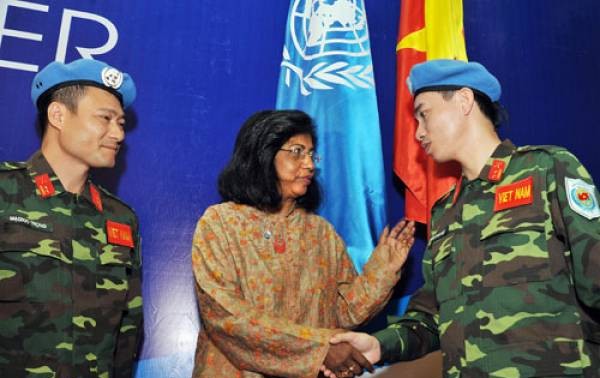 Le Vietnam participe activement aux activités du maintien de la paix 