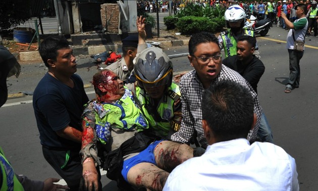 Indonésie : explosions et fusillade à Jakarta