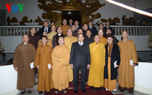 Nguyen Xuan Phuc rencontre les dignitaires religieux