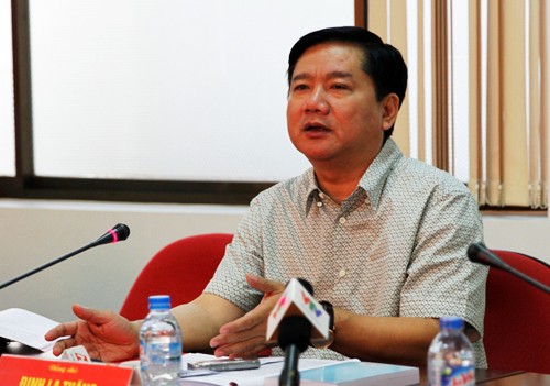 Le secrétaire du comité du parti de Ho Chi Minh-ville reçoit plusieurs appels