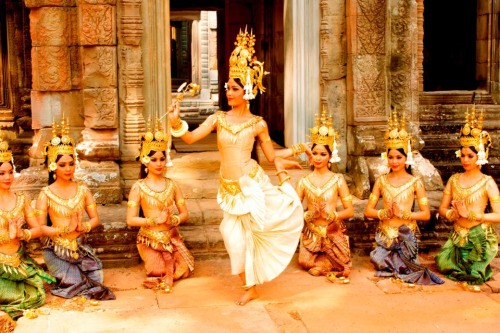 Le robam - joyau de l’art dramatique khmer