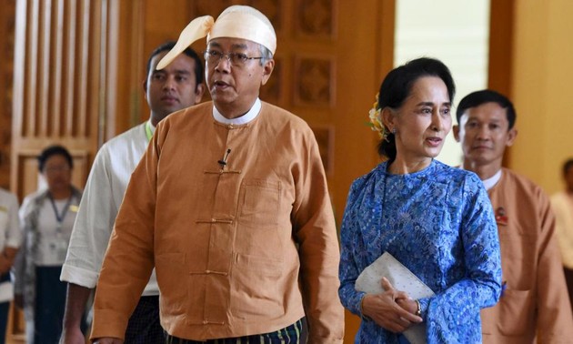 Htin Kyaw investi en tant que nouveau président du Myanmar