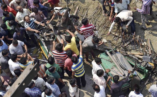 Effondrement d’un autopont à Calcutta : le bilan s'alourdit