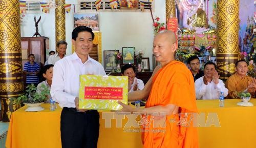 Hau Giang : félicitations aux Khmers à l’occasion de la fête Chôl Chnam Thmây