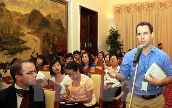 Soutenir les activités des reporters étrangers au Vietnam
