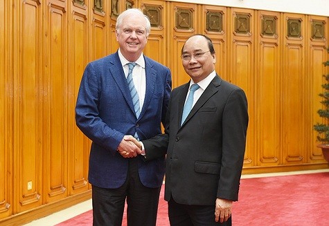 Nguyen Xuan Phuc reçoit le président du Programme Vietnam de Harvard