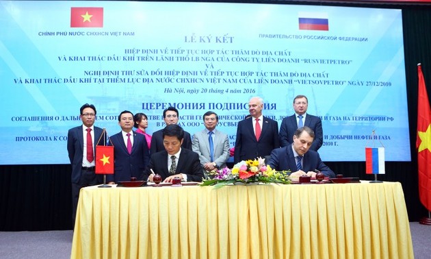 Vietnam-Russie : signature d’un accord pétrolier intergouvernemental 