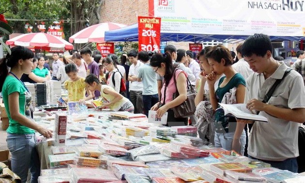 Plusieurs activités en l’honneur de la Journée du livre du Vietnam