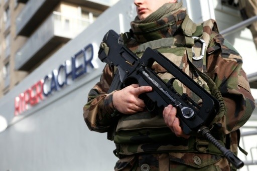 Espagne : un présumé trafiquant d'armes français remis à la France
