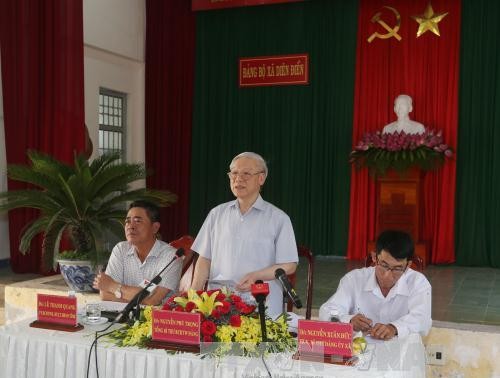 Nguyen Phu Trong travaille avec les autorités de Khanh Hoa 