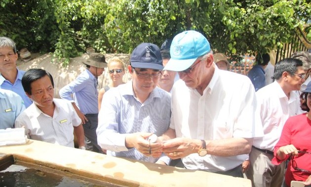 Le secrétaire général adjoint de l’ONU observe la sécheresse à Ben Tre