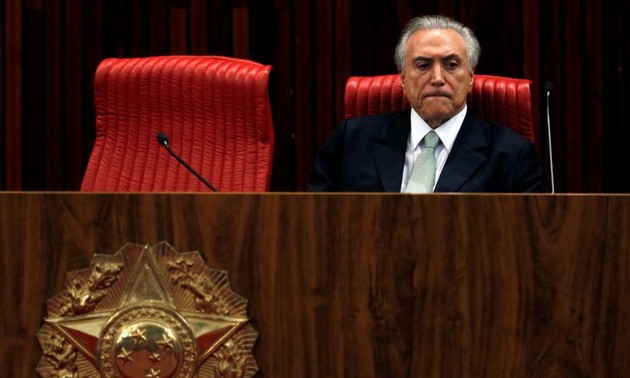 Le président brésilien par intérim appelle au rassemblement