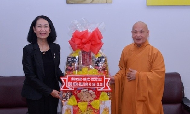 Truong Thi Mai adresse ses voeux aux bouddhistes 