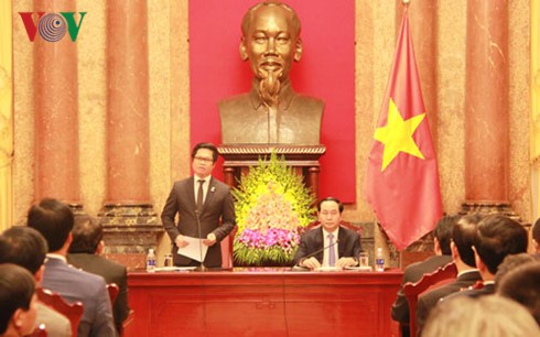 Tran Dai Quang rencontre des hommes d’affaires vietnamiens illustres