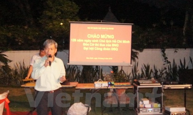 Le 126ème anniversaire du président Ho Chi Minh célébré à l’étranger