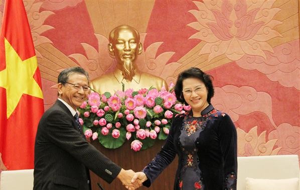 Nguyen Thi Kim Ngan reçoit les ambassadeurs russe, japonais et cubain