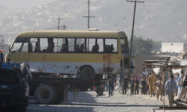 Afghanistan: attentat suicide contre un minibus à Kaboul
