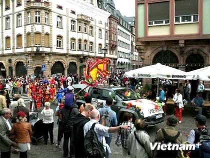 Défilé vietnamien en Allemagne