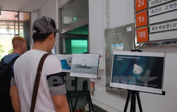 Vernissage d’une exposition sur la mer Orientale en république de Corée