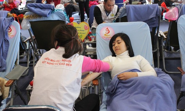 Plus de 2.000 personnes à la fête du don du sang à Nha Trang