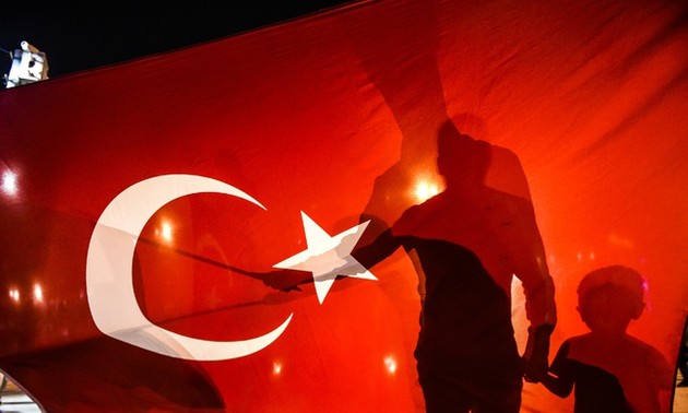 Coup d'Etat raté en Turquie: le bilan passe à 265 morts 