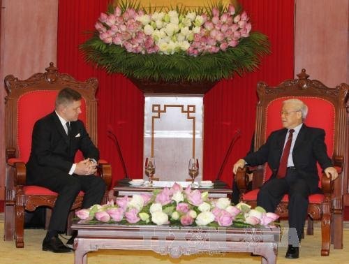 Robert Fico rencontre les plus hauts dirigeants vietnamiens