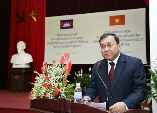 Nguyen Phu Trong reçoit l’ambassadeur cambodgien sortant