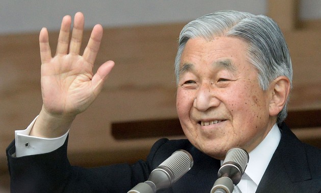 Japon: L'empereur Akihito évoque son désir d'abdiquer