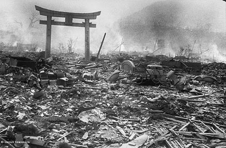 Nagasaki commémore le bombardement atomique américain
