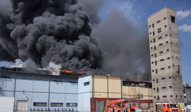 Grand incendie dans un entrepôt et un garage vietnamiens à Berlin