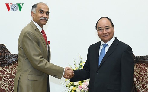 Nguyên Xuân Phuc reçoit l’ambassadeur indien Harish Parvathaneni