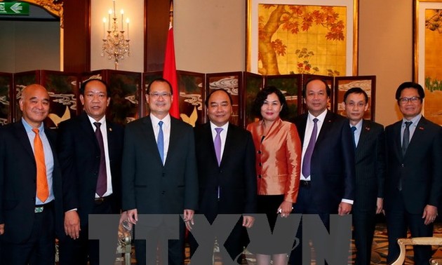 Nguyen Xuan Phuc rencontre des entrepreneurs hongkongais 