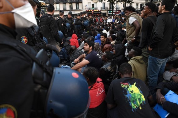 Campement de migrants à Paris : plus de 2000 personnes évacuées