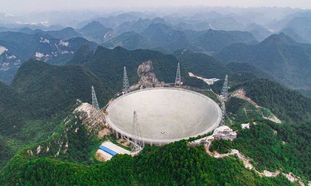 Le plus grand télescope au monde mis en service en Chine