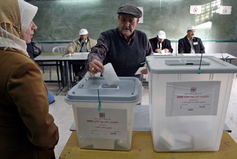 Les élections palestiniennes reportées de plusieurs mois